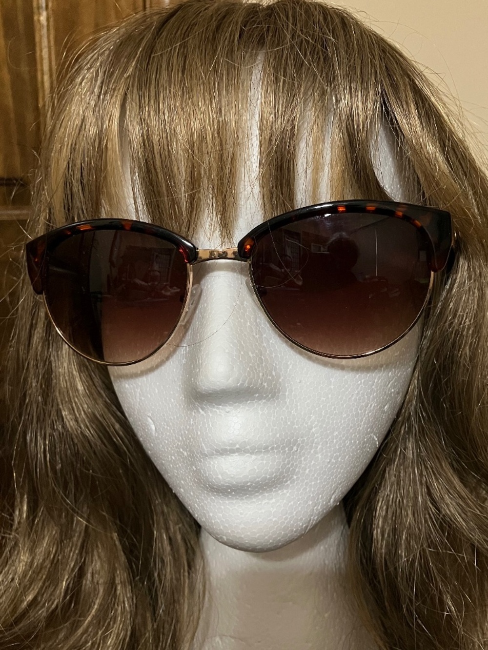 O by OSCAR de la RENTA SUNGLASSES TORTOISE AND GOLD TONE